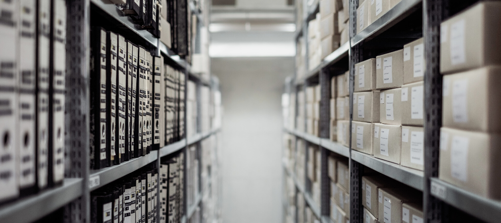 Archiwizacja dokumentów a podstawy prawne - jak archiwizować dokumenty?